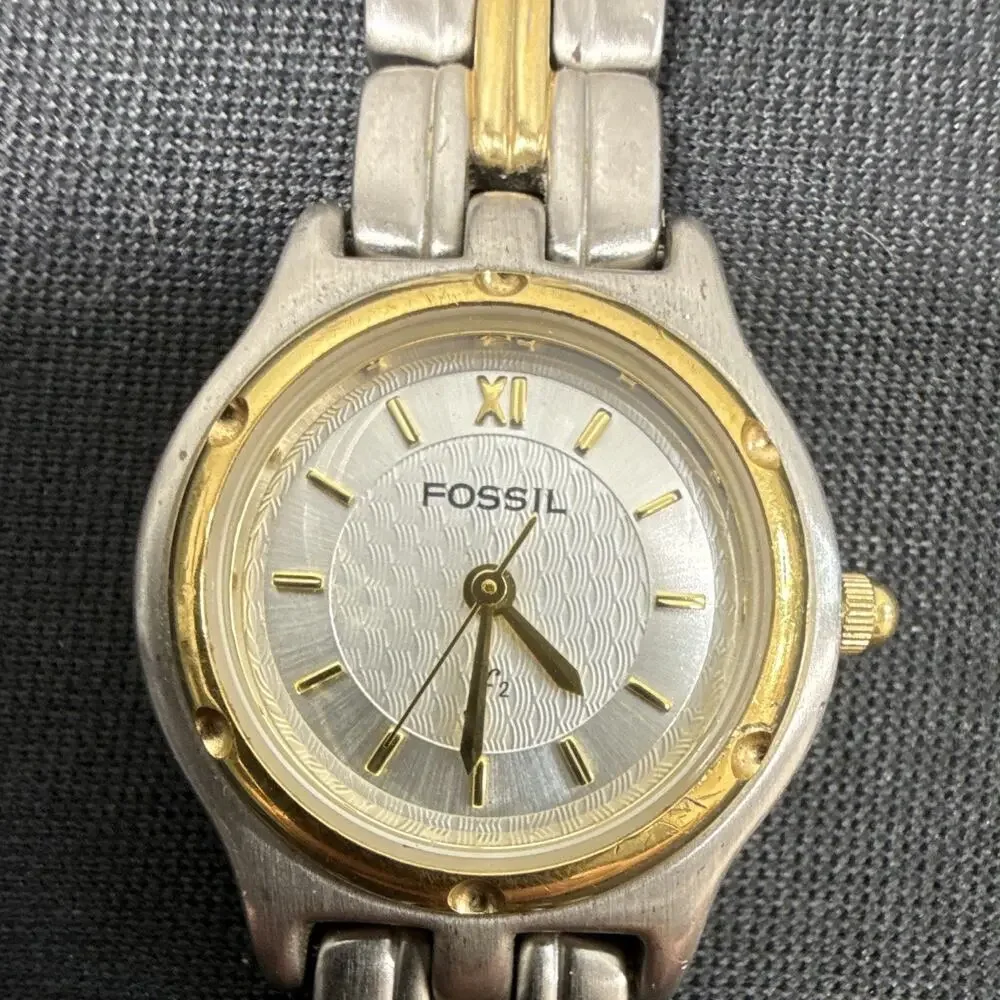 Fossil up auction